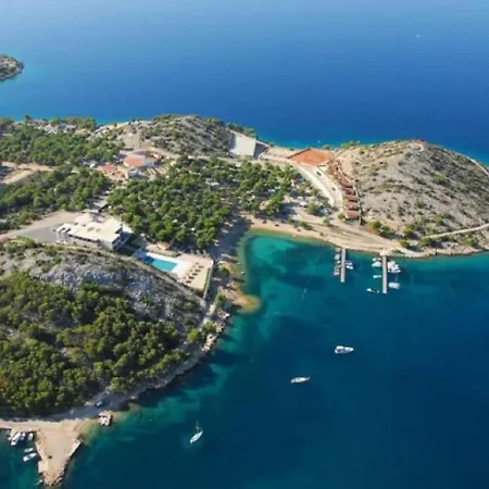 キャンプ場 Premium Mobile Lana - Oaza Mira ドラゲ